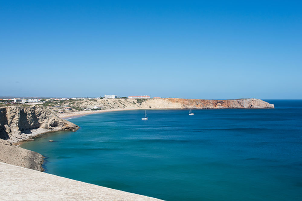 Explorando a Ponta de Sagres, um Encontro com a História e a Natureza Selvagem